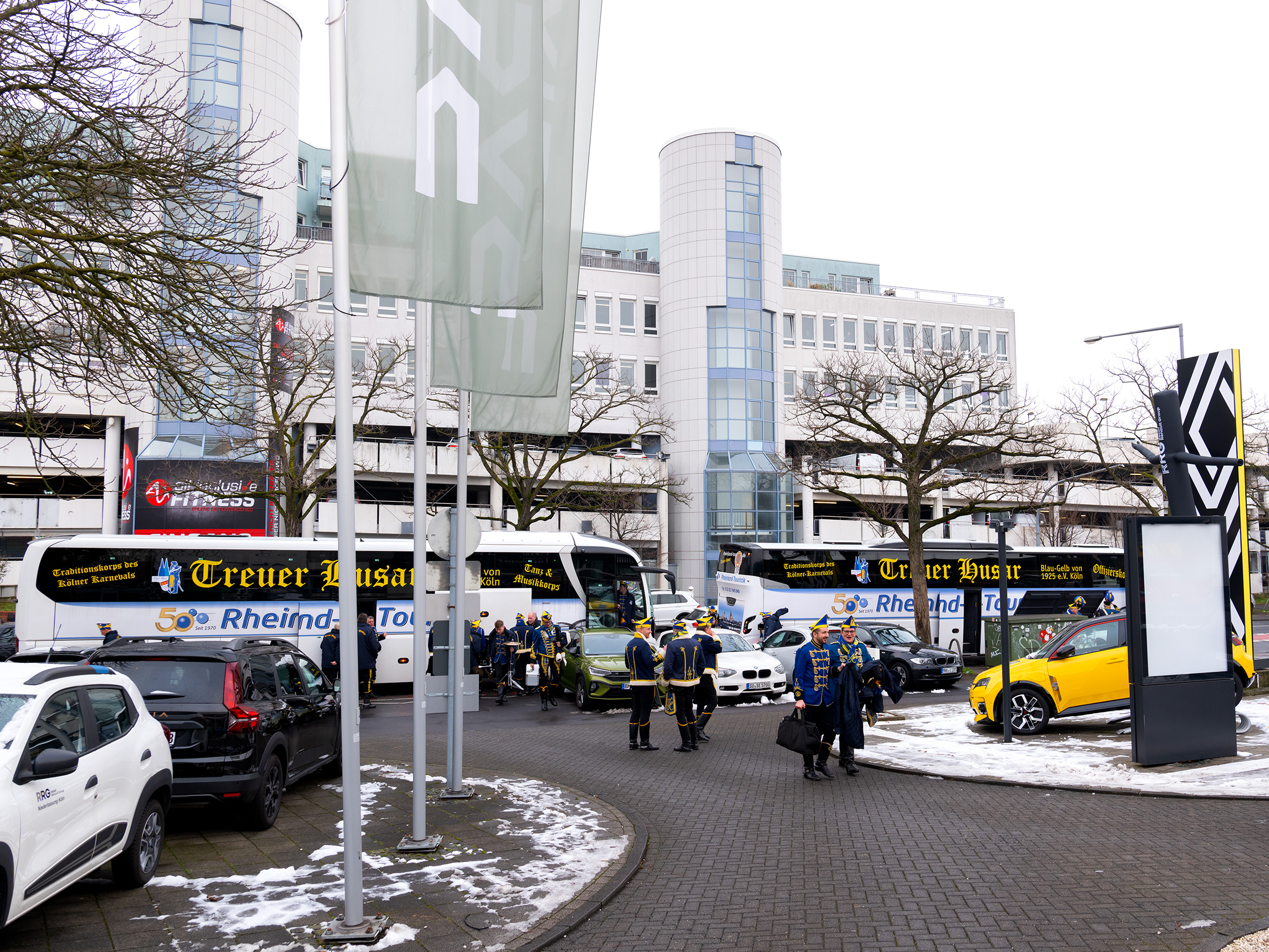 Renault Retail Group Köln TREUER HUSAR (3 Von 49)