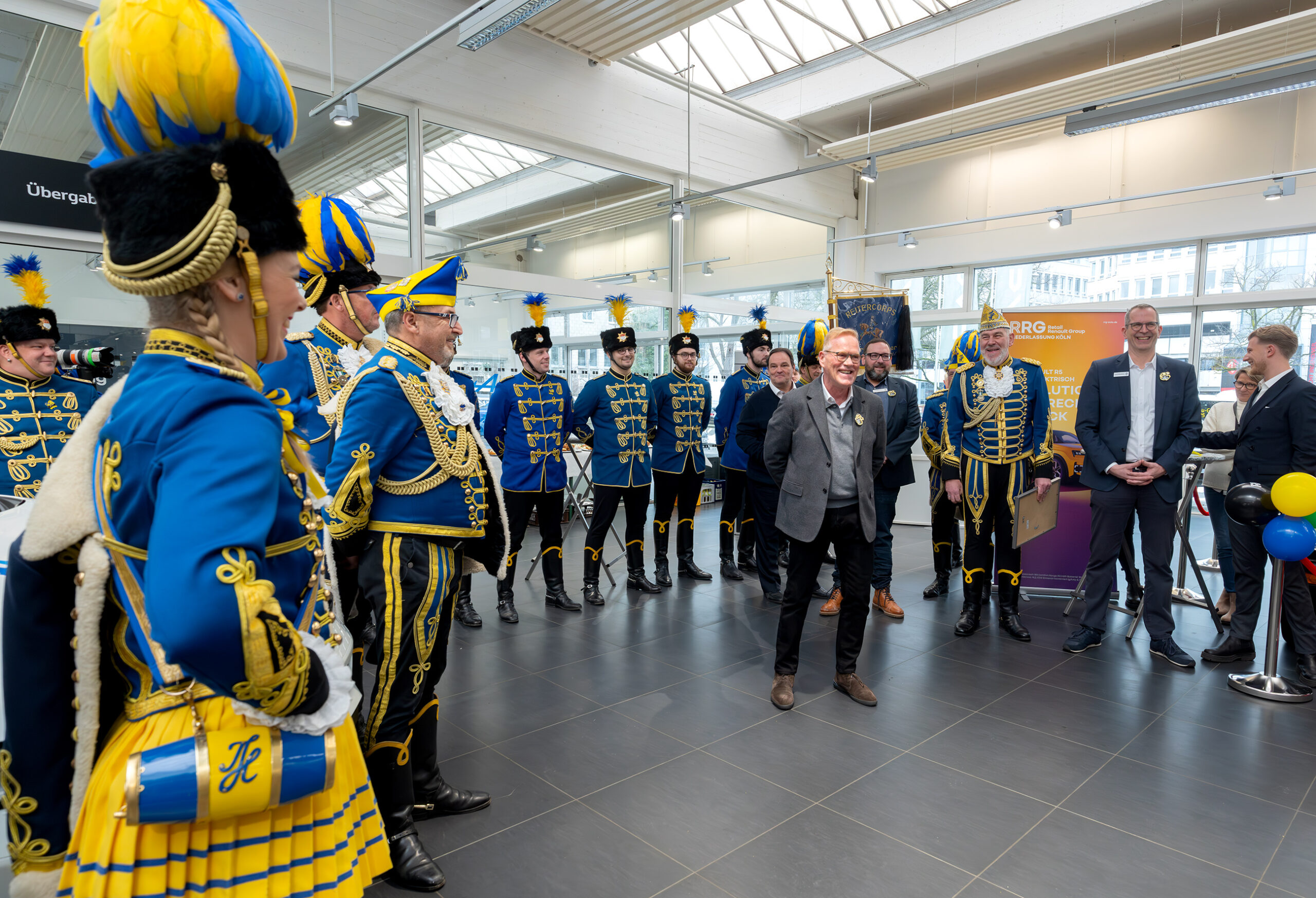 TREUER HUSAR Tanzpaar Renault Retail Group Köln (14 Von 49)